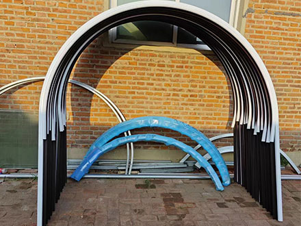 通辽断桥铝弯弧